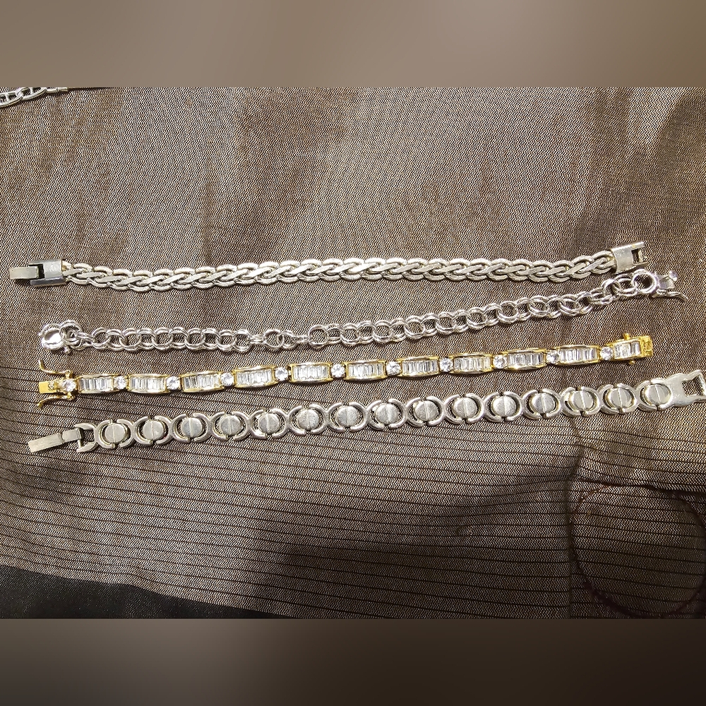 Lot of 4 beautiful  sterling silver 925 bracelets